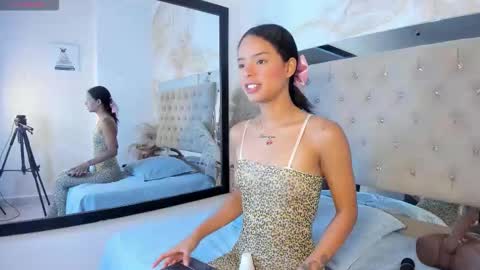 lunna__tylor online show from 11-18-25, 03:23