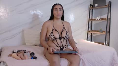 Snapshot of lunna_boobs20 chatting on 07-04-26, 04:51 lunna_boobs20 online show from 07-04-26, 04:51