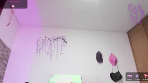 Snapshot of lunnalust chatting on 06-26-26, 01:32 lunnalust online show from 06-26-26, 01:32