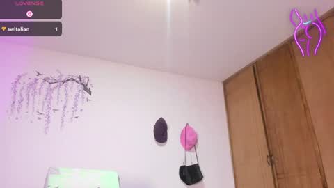 Snapshot of lunnalust chatting on 07-01-26, 01:40 lunnalust online show from 07-01-26, 01:40