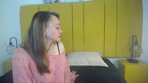 Snapshot of lupita223 chatting on 01-03-25, 12:41 Lupita223 online show from 01-03-25, 12:41