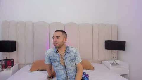 Snapshot of lushian_luna chatting on 05-05-26, 04:04 Lushian And Luna online show from 05-05-26, 04:04