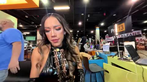 SHOWS ALL MONDAY WEDNESDAYFRIDAYSATURDAY  IN THE MORNING online show from 04-11-26, 05:50