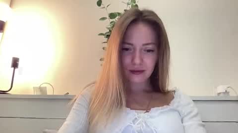 Snapshot of lusiluv chatting on 09-29-25, 07:40 lusiluv online show from 09-29-25, 07:40