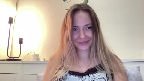 Snapshot of lusiluv chatting on 10-08-25, 10:07 lusiluv online show from 10-08-25, 10:07