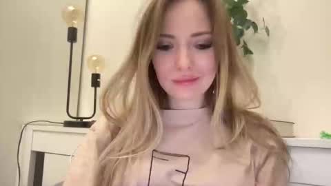 Snapshot of lusiluv chatting on 10-17-25, 09:17 lusiluv online show from 10-17-25, 09:17