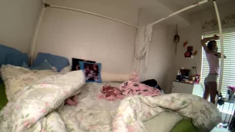 LOLA online show from 05-31-26, 04:47