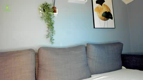 Stephany Richards online show from 04-17-26, 05:21