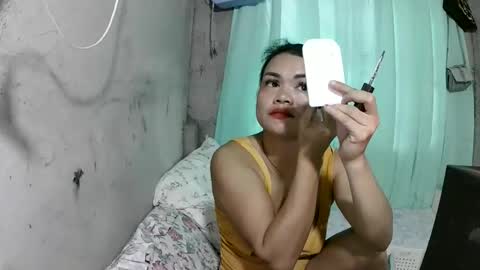 Snapshot of lusty_babe25 chatting on 06-09-26, 05:30 Flora Mae online show from 06-09-26, 05:30