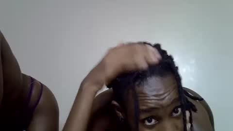 lutino_lovebirds online show from 04-30-26, 08:57