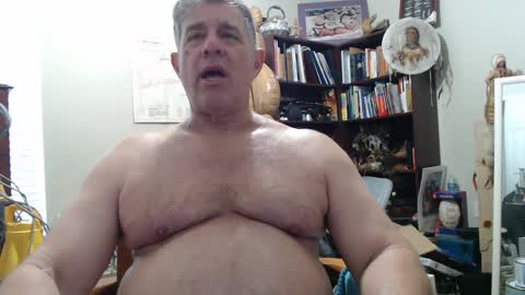 Snapshot of luv2bnakedallthetime chatting on 10-06-25, 09:01 Tony online show from 10-06-25, 09:01