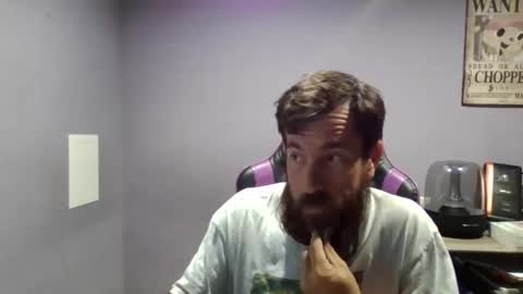 Snapshot of luv2likslit611455 chatting on 10-20-25, 06:58 Luv2likslit online show from 10-20-25, 06:58