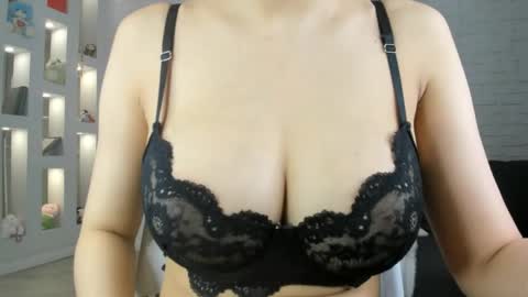 Yuna online show from 04-13-26, 04:45