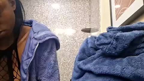 luvbug555 online show from 11-28-25, 12:19