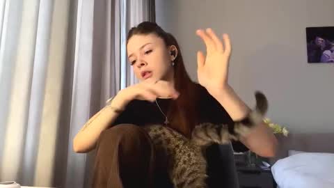 Adele online show from 02-23-26, 08:33