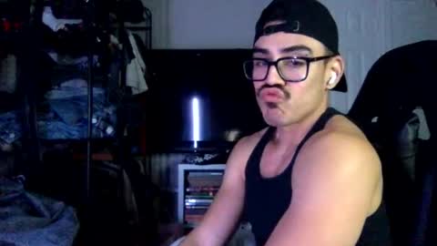 Snapshot of luvrboy77 chatting on 06-25-26, 07:13 luvrboy77 online show from 06-25-26, 07:13