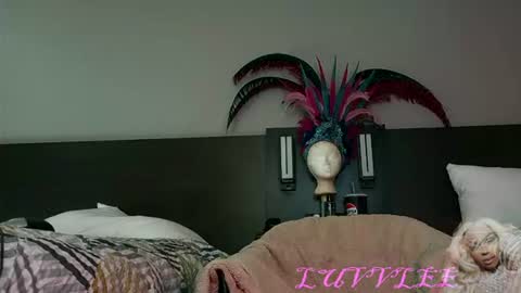 Snapshot of luvvlee chatting on 06-21-26, 11:18 luvvlee online show from 06-21-26, 11:18