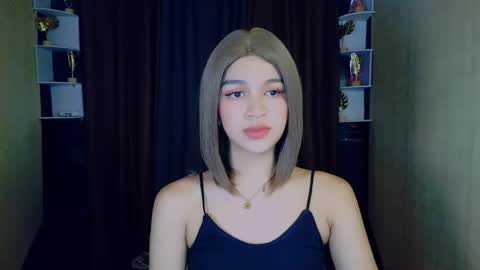 queen lux online show from 05-05-26, 03:03