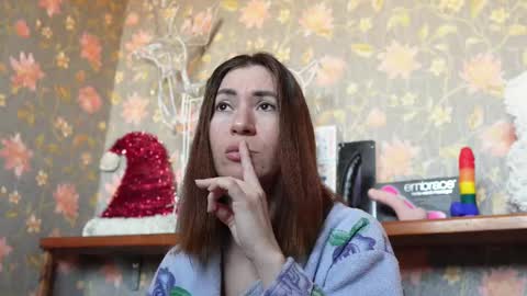 Snapshot of luxegirl67 chatting on 02-21-25, 11:22 Sophie online show from 02-21-25, 11:22