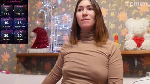 Snapshot of luxegirl67 chatting on 02-23-25, 02:51 Sophie online show from 02-23-25, 02:51