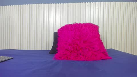 Snapshot of luxemilf chatting on 09-09-25, 11:54 Luxe3 online show from 09-09-25, 11:54