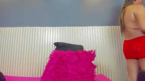 Snapshot of luxemilf chatting on 09-19-25, 11:44 Luxe3 online show from 09-19-25, 11:44