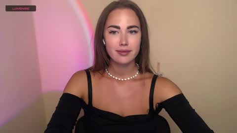 Snapshot of luxie_queen chatting on 07-23-26, 01:20 Katie online show from 07-23-26, 01:20