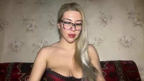 LuxSonyaStar online show from 11-30-25, 08:46