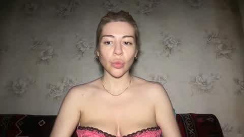 Snapshot of luxsonyastar chatting on 06-09-26, 12:50 LuxSonyaStar online show from 06-09-26, 12:50