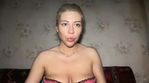 Snapshot of luxsonyastar chatting on 06-29-26, 09:04 LuxSonyaStar online show from 06-29-26, 09:04