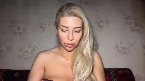 Snapshot of luxsonyastar chatting on 07-01-26, 08:30 LuxSonyaStar online show from 07-01-26, 08:30