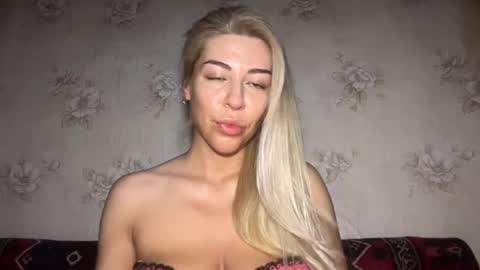 Snapshot of luxsonyastar chatting on 07-05-26, 01:29 LuxSonyaStar online show from 07-05-26, 01:29