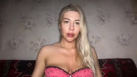Snapshot of luxsonyastar chatting on 07-25-26, 08:50 LuxSonyaStar online show from 07-25-26, 08:50