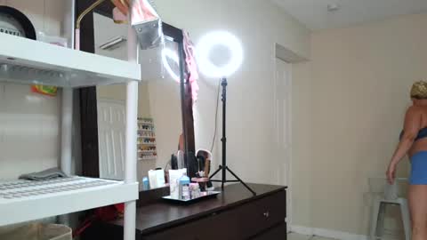 Snapshot of luxuriousbunny chatting on 08-07-26, 04:31 luxuriousbunny online show from 08-07-26, 04:31