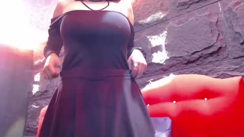 Luxury online show from 11-25-25, 06:19