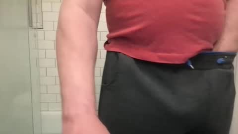 lvguynextdoor440656 online show from 04-12-26, 11:32