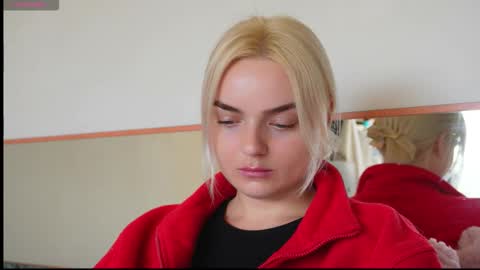 Lana online show from 10-21-25, 11:55