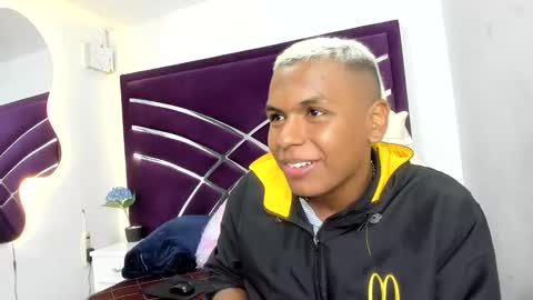 lxxs2k5 online show from 12-25-24, 02:13