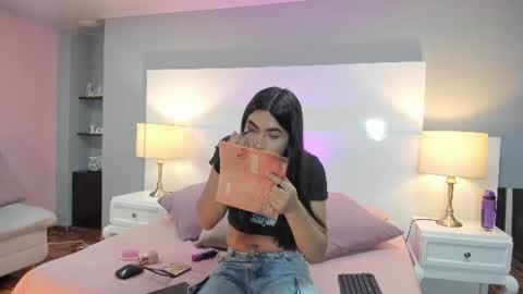 Snapshot of lyaa_sweet1 chatting on 06-22-26, 03:25 Lyaa Sweet online show from 06-22-26, 03:25