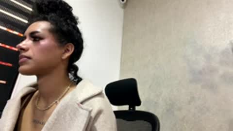 Snapshot of lyadumont chatting on 04-11-26, 07:51 LYA online show from 04-11-26, 07:51