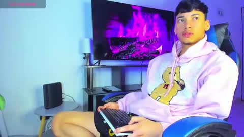 Lyam online show from 03-30-26, 08:04