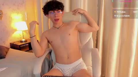 Snapshot of lyan_twink chatting on 06-12-26, 09:03 Lyan online show from 06-12-26, 09:03