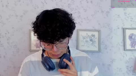 Snapshot of lyan_twink chatting on 06-13-26, 07:45 Lyan online show from 06-13-26, 07:45