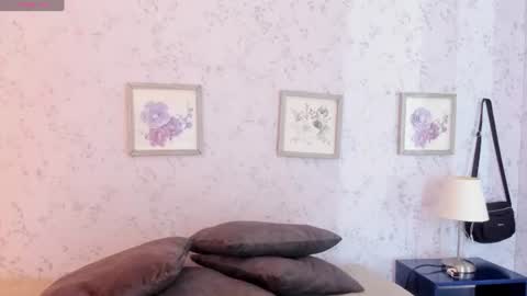 Snapshot of lyan_twink chatting on 06-25-26, 07:40 Lyan online show from 06-25-26, 07:40
