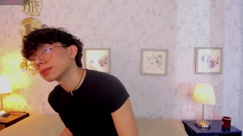 Snapshot of lyan_twink chatting on 07-07-26, 07:40 Lyan online show from 07-07-26, 07:40