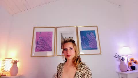 Snapshot of lyana_xz chatting on 06-03-26, 11:57 LYA online show from 06-03-26, 11:57