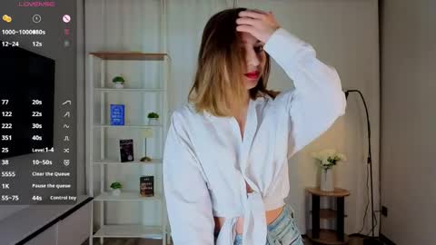 Snapshot of lydaerne chatting on 05-11-26, 11:05 Call me Liddy Im so new here show me how to get fun here please online show from 05-11-26, 11:05