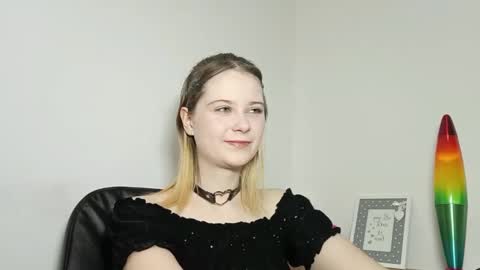 Lydia online show from 09-25-25, 06:33