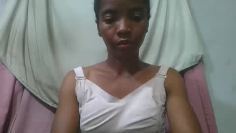 lydie856696 online show from 05-06-26, 06:46