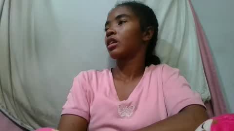 Snapshot of lydie856696 chatting on 06-06-26, 02:44 lydie856696 online show from 06-06-26, 02:44